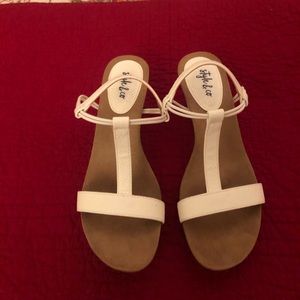 Style & Co Mulan Sandals,White, size.7M